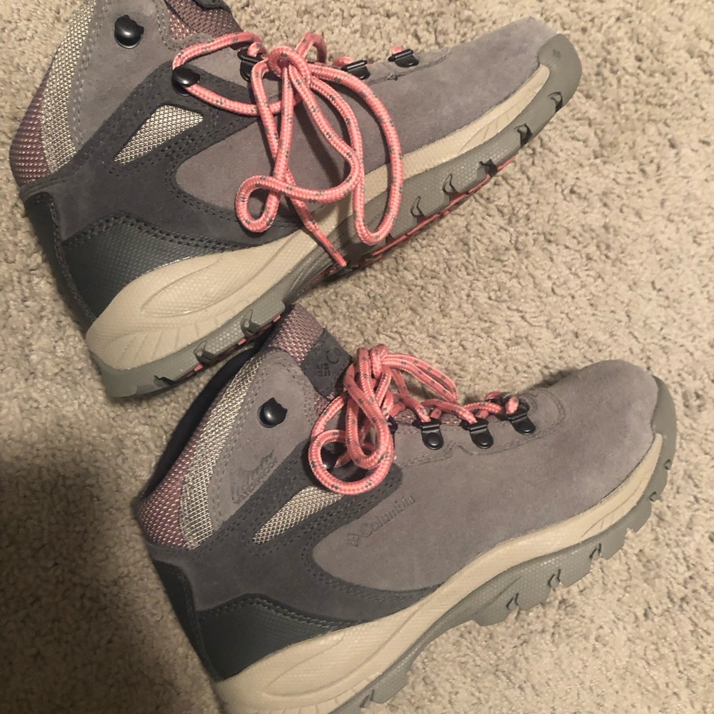 Columbia Hiking Boots - Gray and Pink